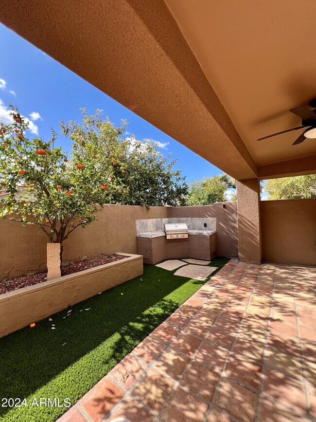 Building Photo - 7387 E Camino Del Monte