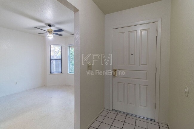 Building Photo - 8941 Blue Fox Way