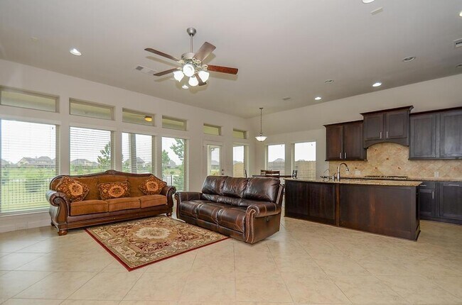 Building Photo - 4307 Fenetre Forest St