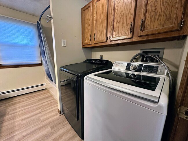 Building Photo - 33 Elwood Ave