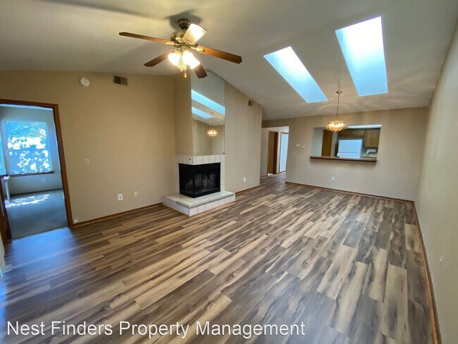 Building Photo - 3 br, 2 bath House - 2371 Ironstone Dr E