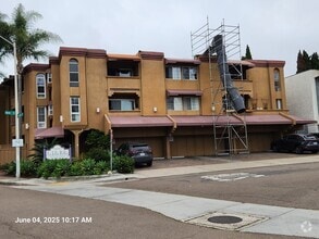 Building Photo - 5051 La Jolla Blvd