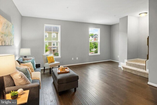 Building Photo - 708 Apple Orchard Dr