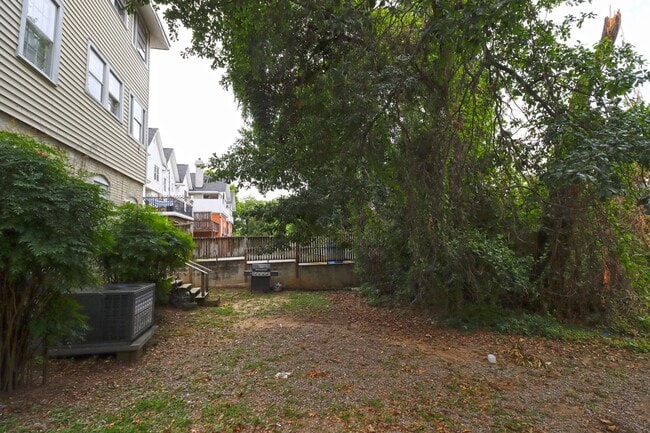 Building Photo - Live Near It All – 2 Bedroom Gem in Columb...