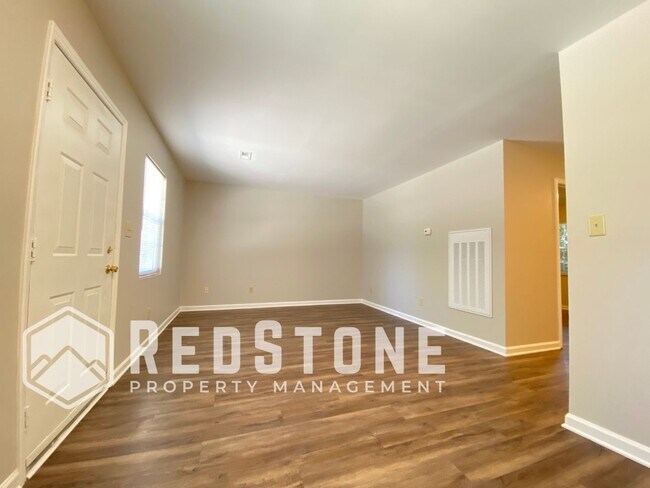 Building Photo - 221 Quintas Ave