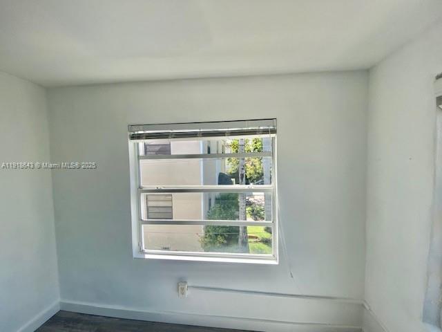 Building Photo - 830 W 40th St