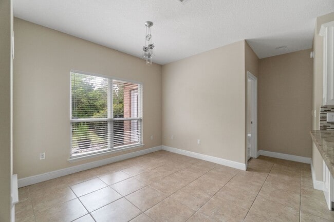 Building Photo - 4301 Hidden Lakes Dr