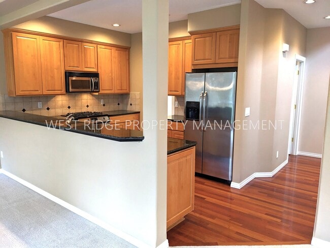 Building Photo - 14752 Davis Ln
