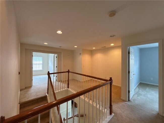 Building Photo - 230 Collins View Ct