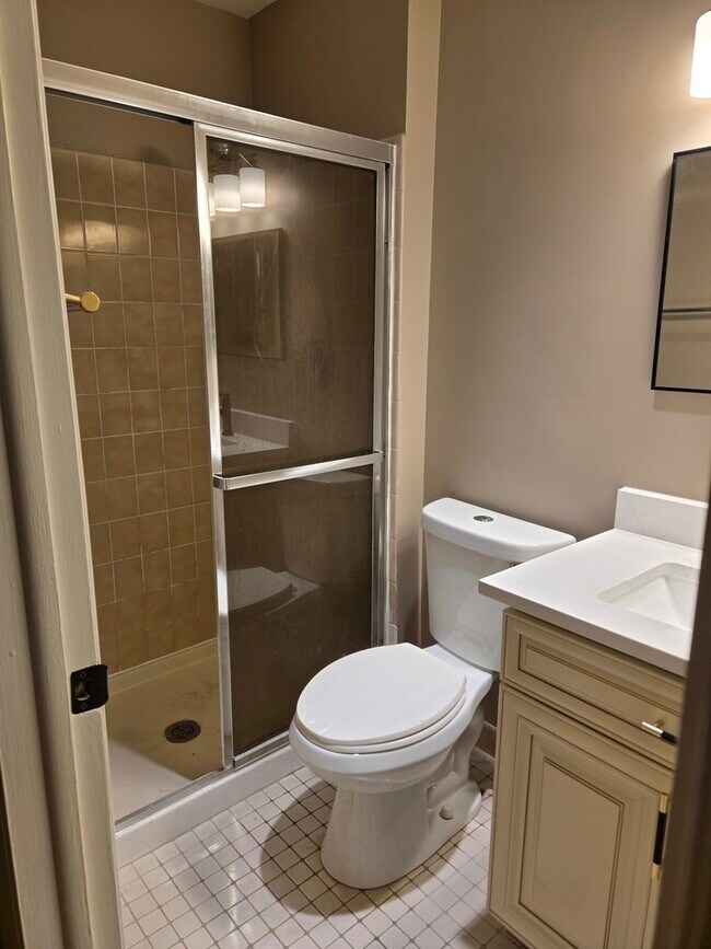 Building Photo - 314 Silverwood Ct