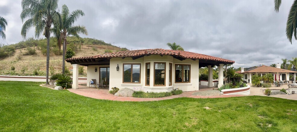 Building Photo - 3026 N Twin Oaks Valley Rd
