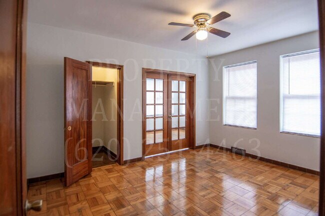 Building Photo - Spacious 4-Bedroom 2-Bathroom Home