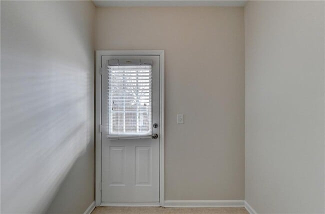 Building Photo - 4006 Edgecomb Dr