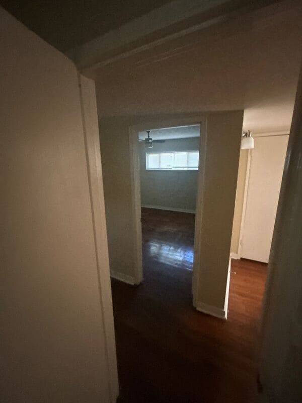 Building Photo - 1618 Kentwood Dr