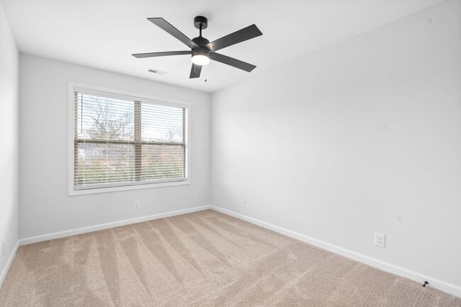 Building Photo - 700 Crossland Ave