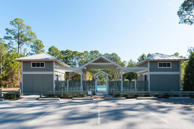 Building Photo - 105 Greenbriar Ln