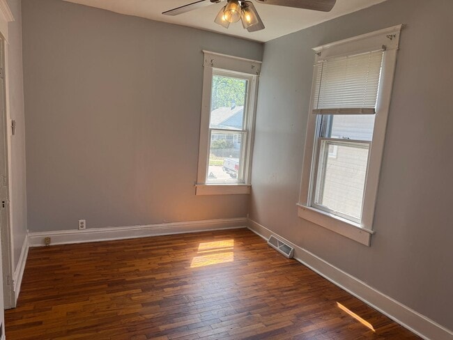 Building Photo - 3015 Edmond St