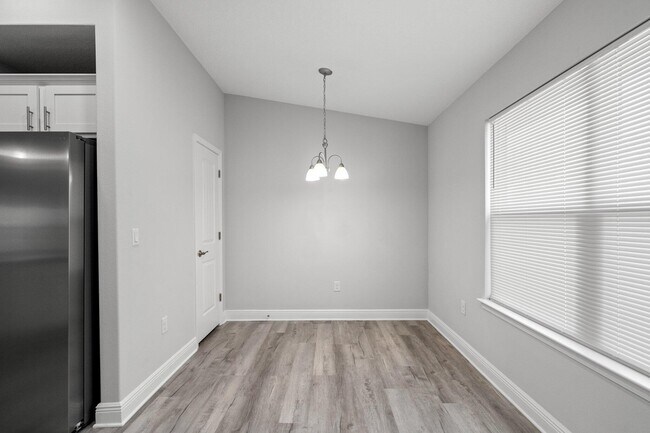 Building Photo - 571 Riverwalk Cir