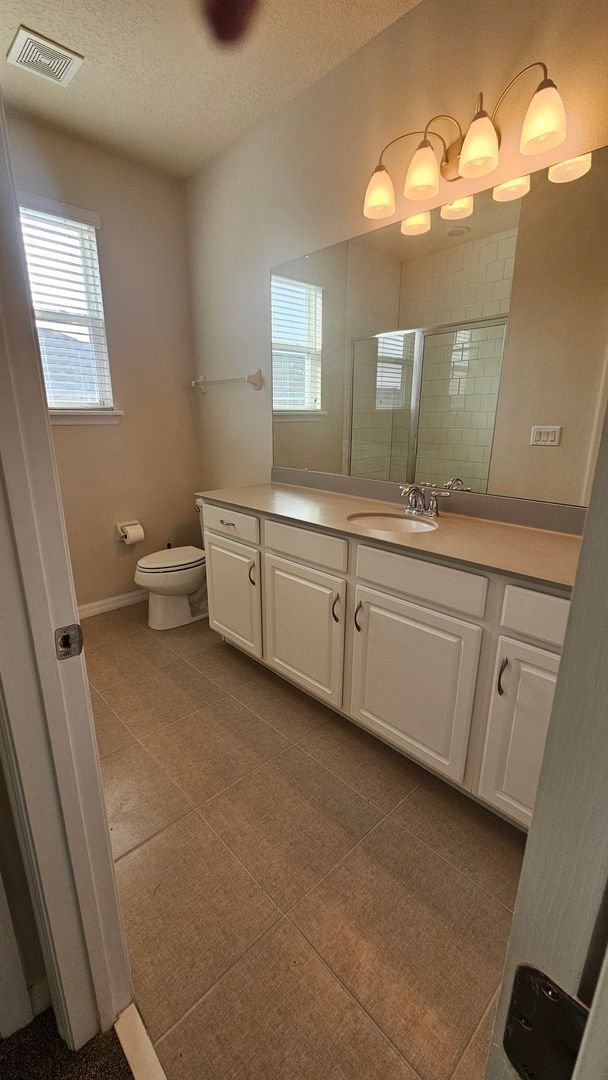 Building Photo - Immaculate Home in Guard Gated Community with Resort Style Amenities