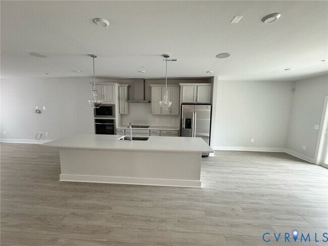 Building Photo - 1025 N Lombardy St