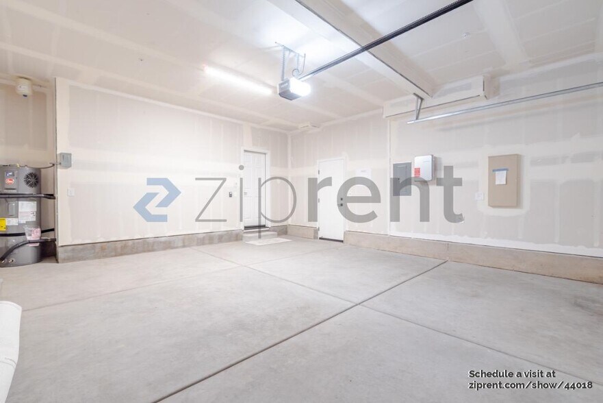 Building Photo - 4385 Canyon Coral Wy