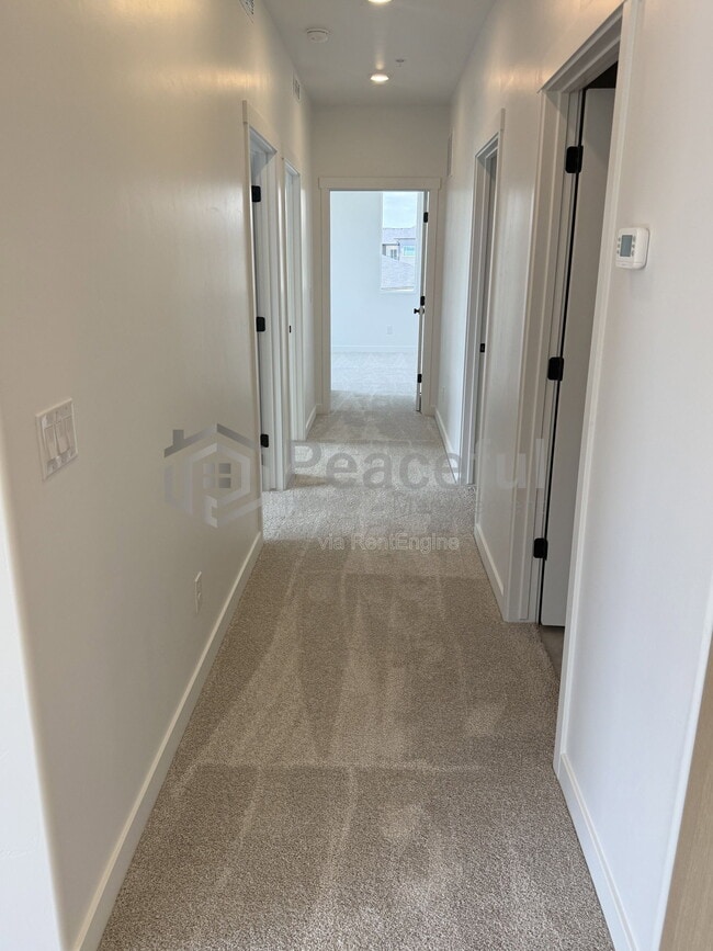 Building Photo - 272 E 850 S