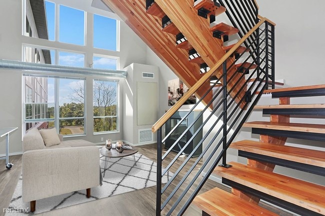 Building Photo - 249 Union Blvd