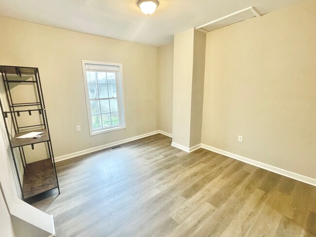 Building Photo - 1004 Highland Ave