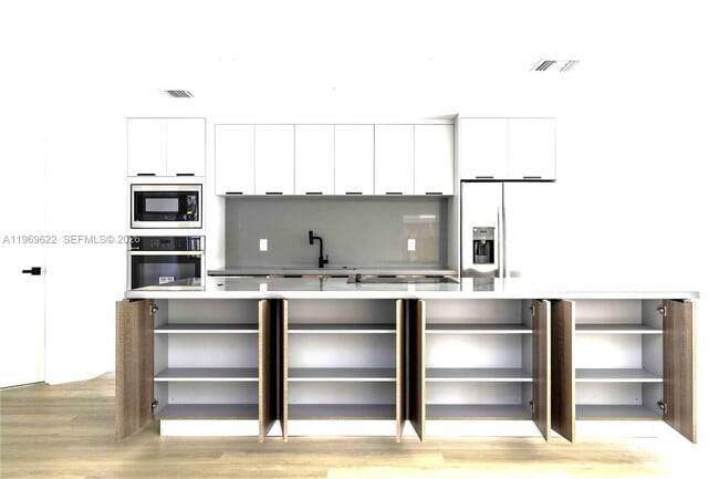 Building Photo - 13912 SW 103rd Ln