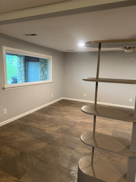 Building Photo - 2640 W 56th Ave