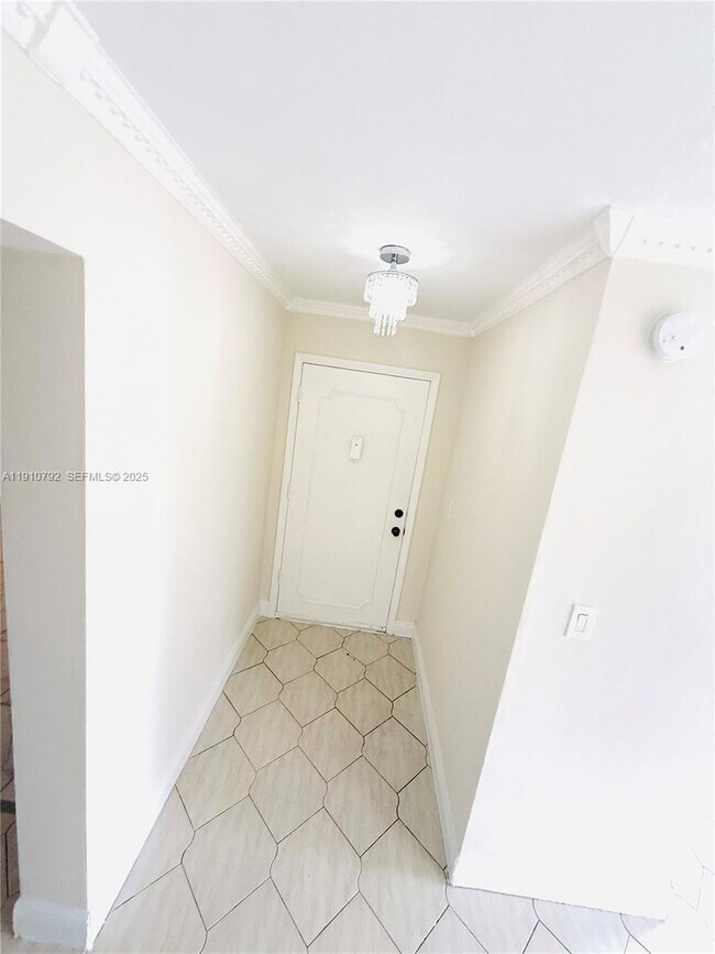 Building Photo - 1540 NE 191st St