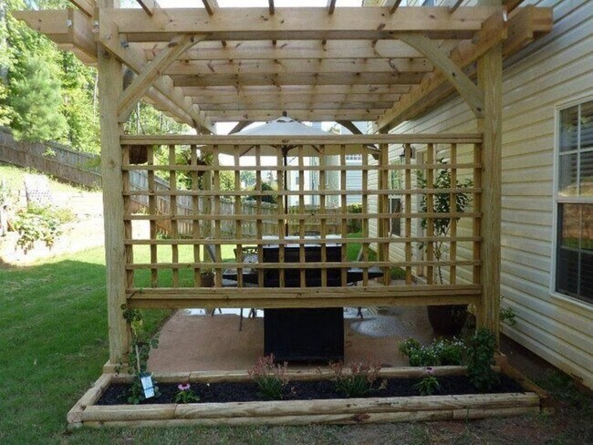 Building Photo - 22 Brightling Ln