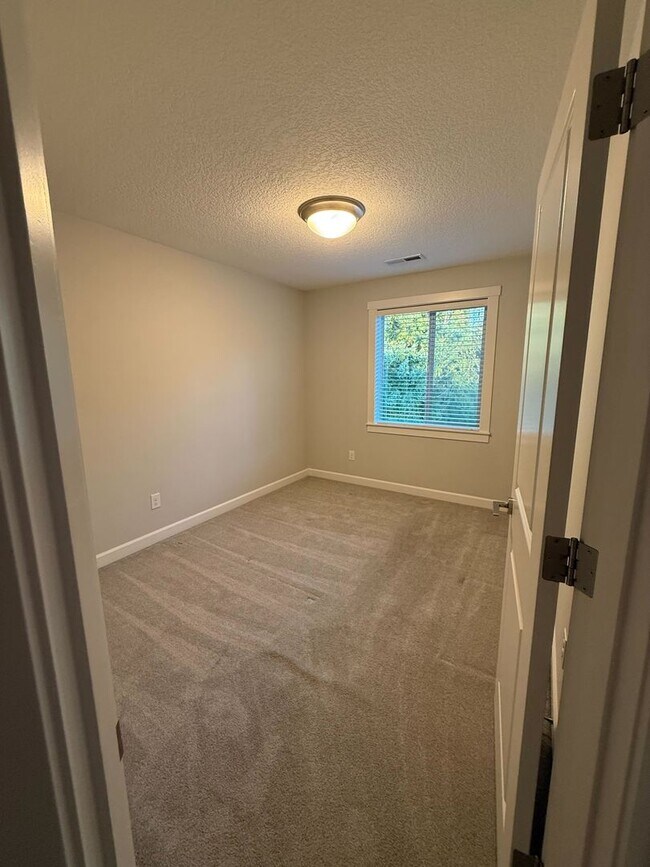 Building Photo - COMING SOON! Beautiful 3Bd/2.5Ba Salmon Creek Home!