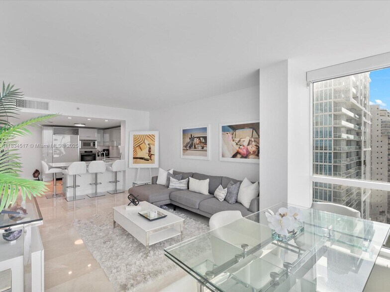 Building Photo - 6801 Collins Ave