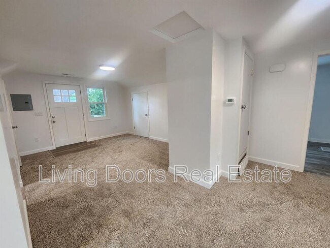 Building Photo - 711 N 30th St