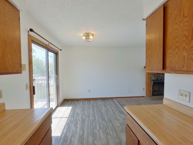 Building Photo - 3950 N Garland Cir