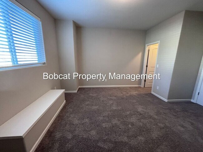 Building Photo - 860 Furlong Dr