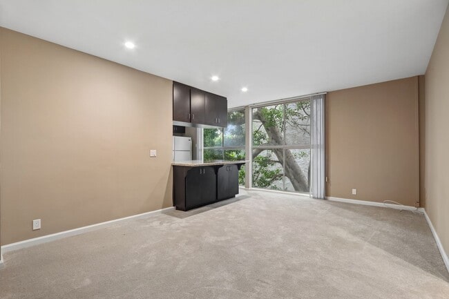 Interior Photo - Wetherly Townhouse