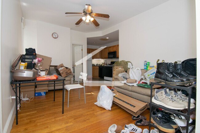 Building Photo - Great Value! Bright 3-bed, 1-bath Near the T in Allston