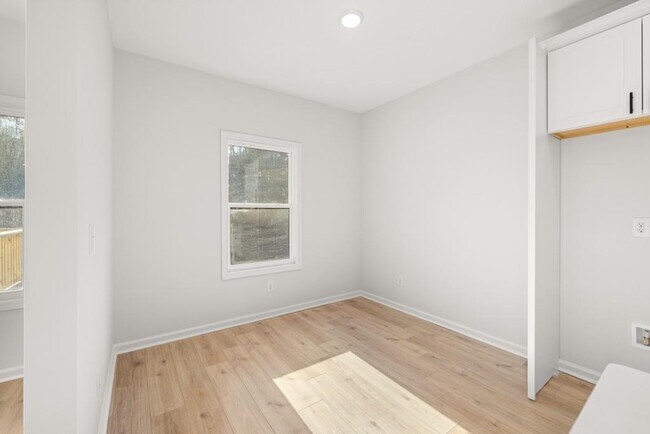 Building Photo - 4400 Ross Estates Ct SW