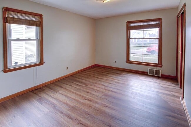 Building Photo - 6206 Alber Ave