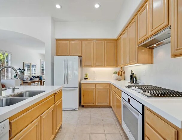 Building Photo - 771 Dry Creek Dr