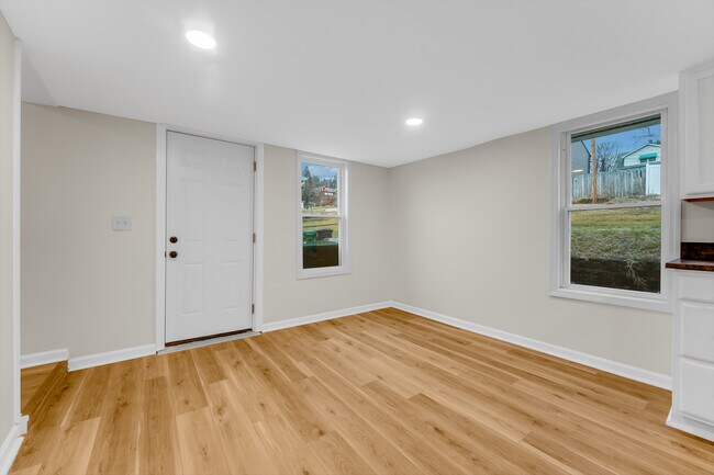 Building Photo - 1251 Richwood Ave