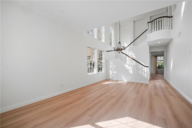 Building Photo - 17 Bel Spring