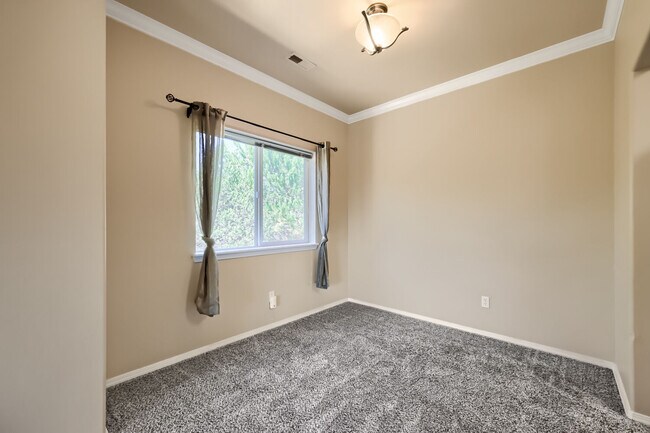 Building Photo - 3060 Mandalay Grove