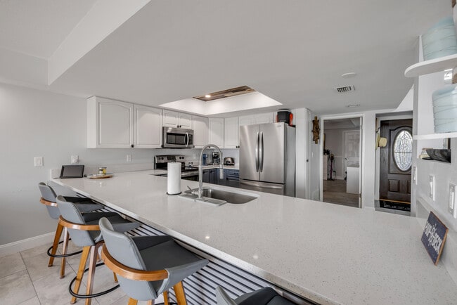 Building Photo - 129 Lagoon Ct