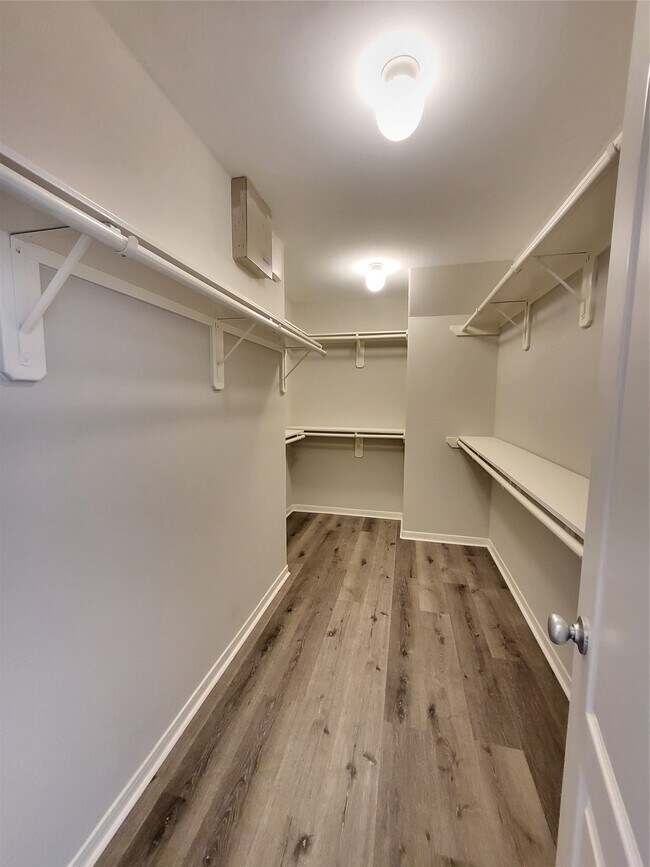 Building Photo - 7415 Hollister Ridge