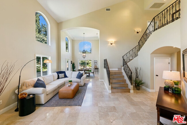 Building Photo - 28905 W Beach Ln