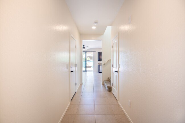 Building Photo - 12038 W Briles Rd