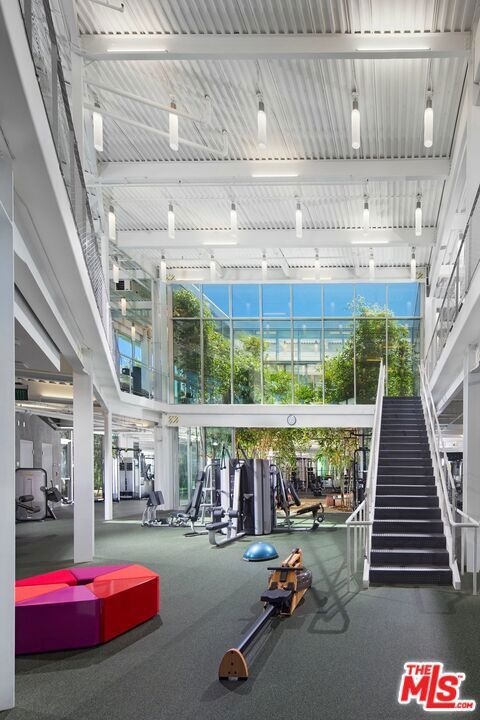 Building Photo - 6241 Crescent Park W